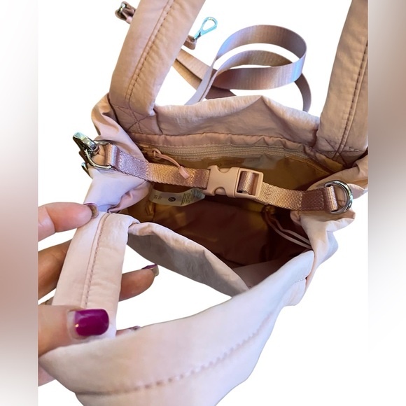 Lululemon on my level small tote PINK HAZE - Picture 2 of 4